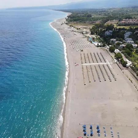 Apartment Naxos Glamour With Terrace, Parking And Etna View Giardini Naxos